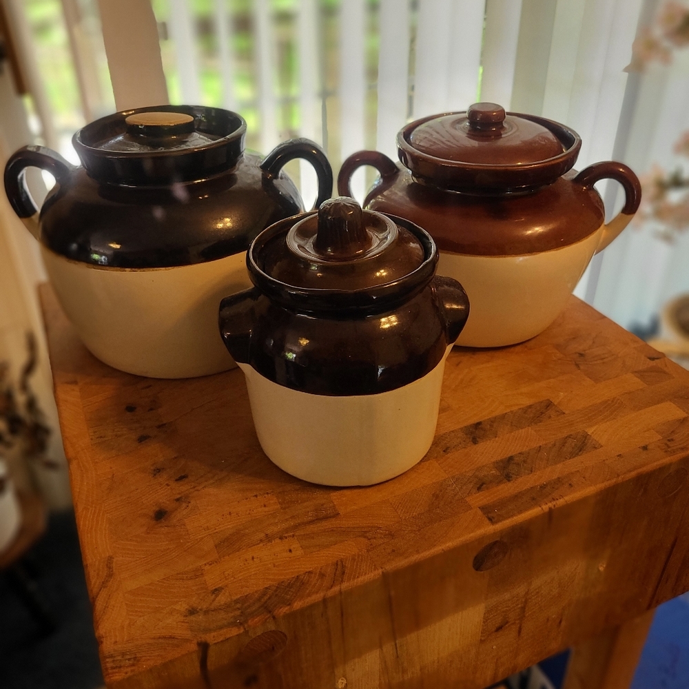 Pottery jars/containers